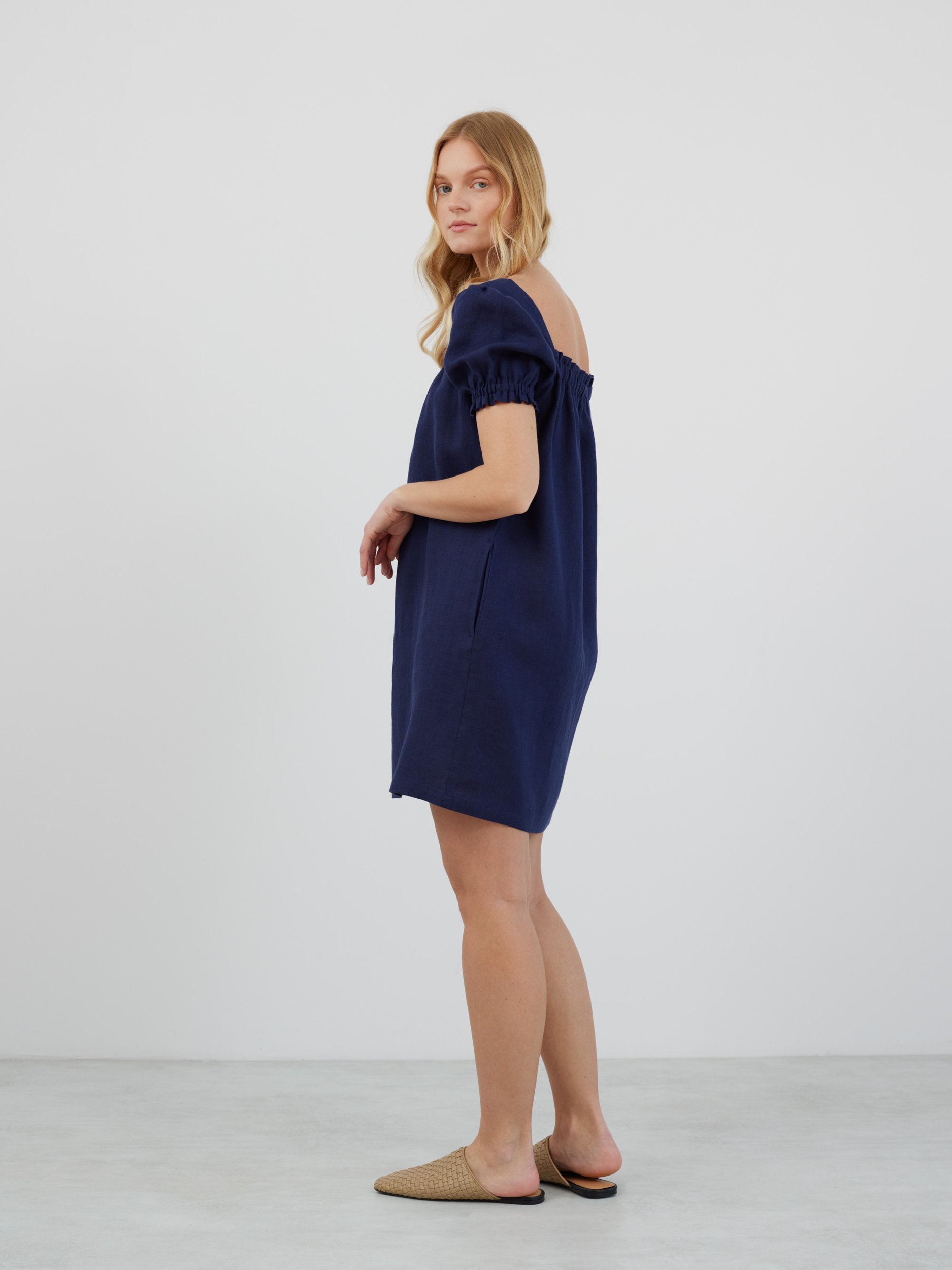 LOTTIE Mini Leinenkleid mit Puffärmeln - Image 4