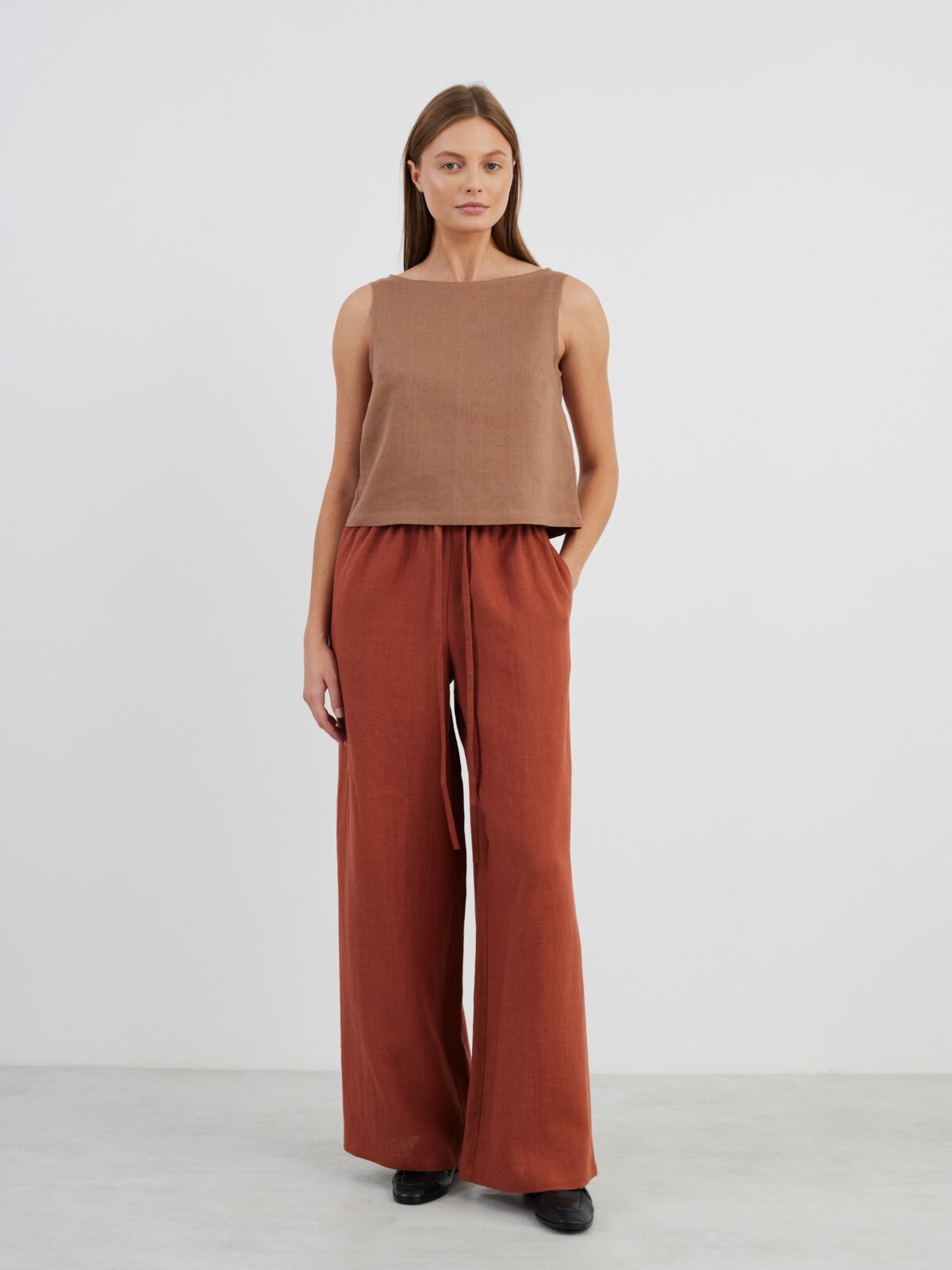 Bild 1 von LUCAS - Leichte Leinenhose mit weitem Bein in Rost von Love and Confuse