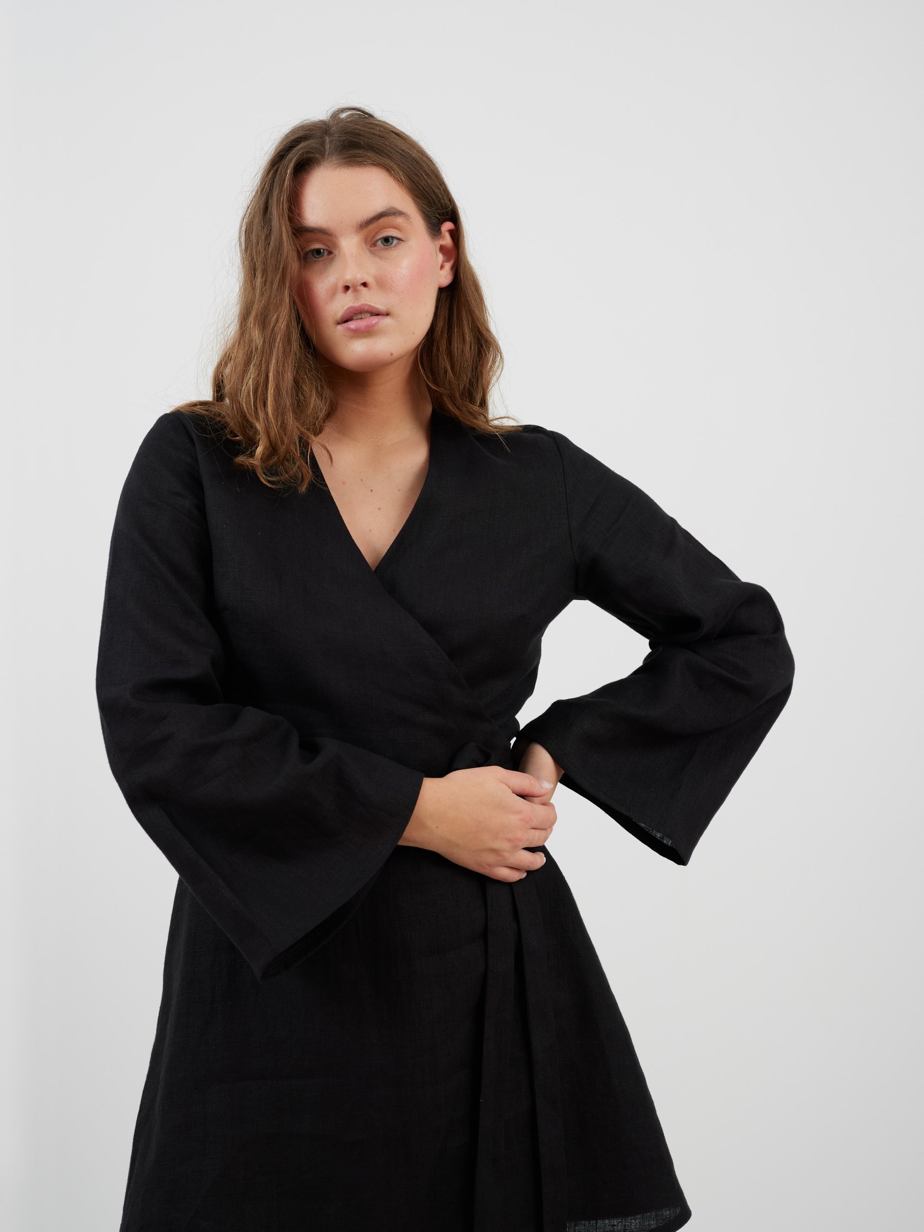 LYDIA Langarm Wickelkleid aus Leinen - Image 1