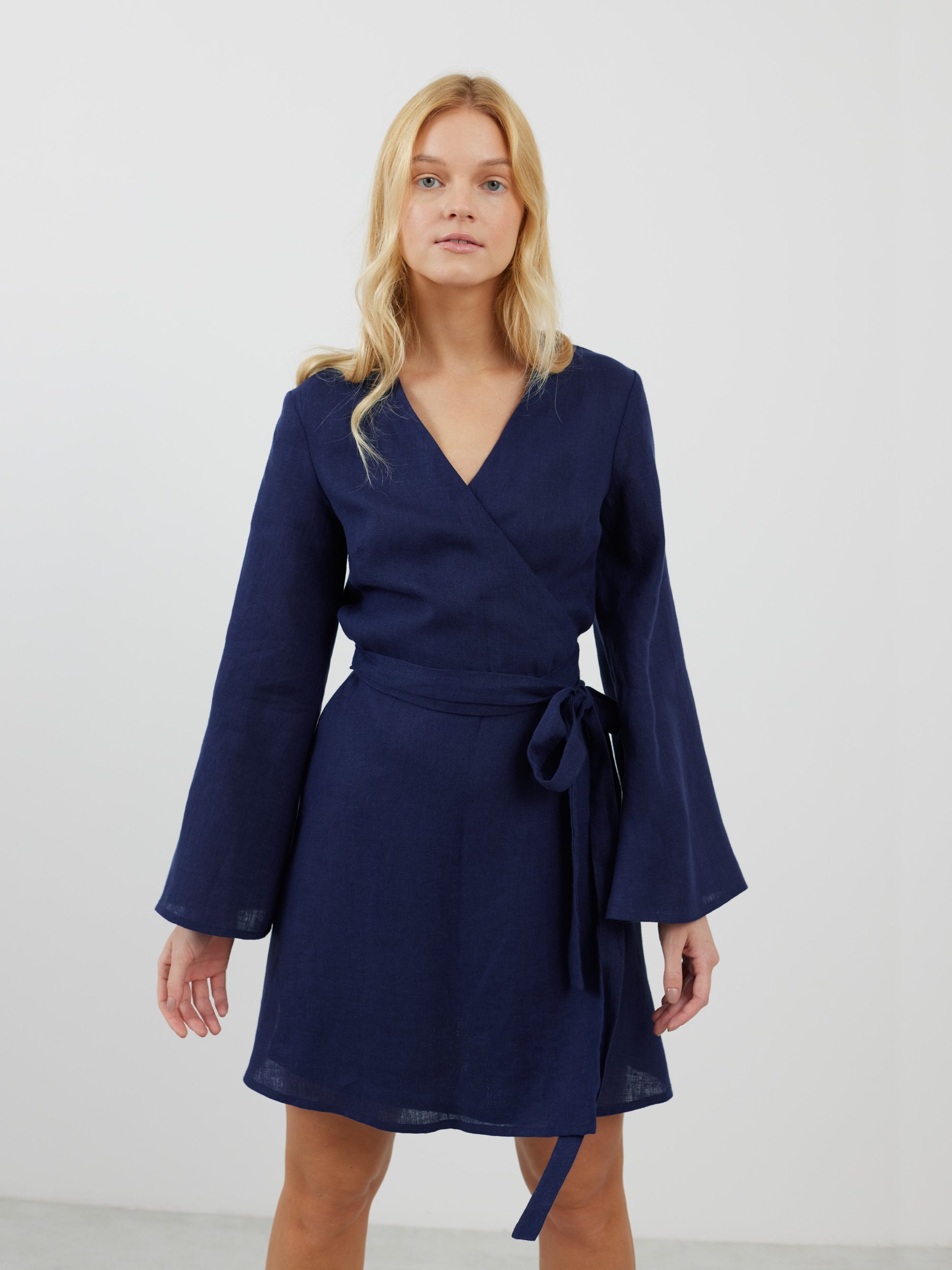 LYDIA Langarm Wickelkleid aus Leinen - Image 3