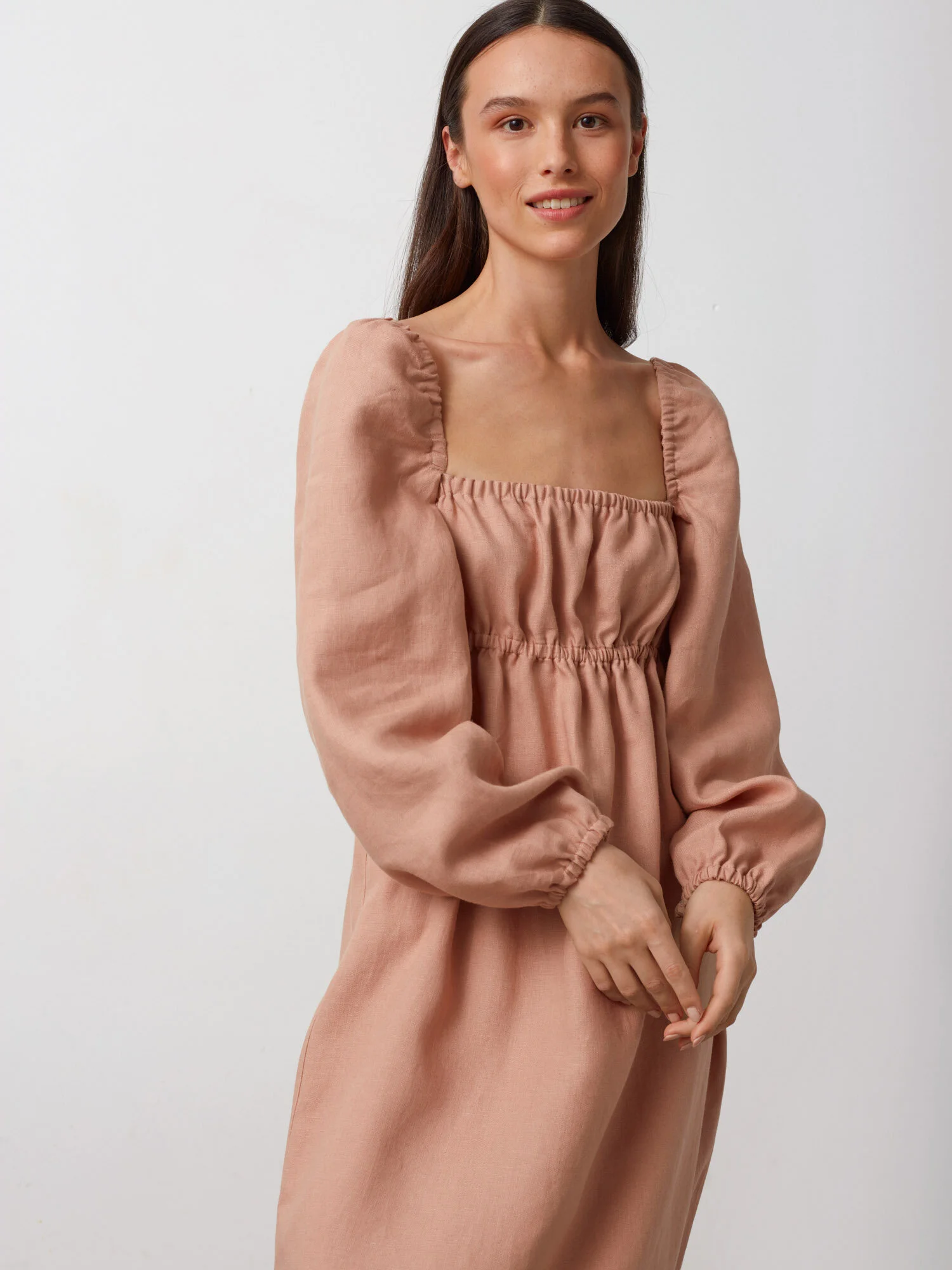 Bild 1 von MARGOT Leinenmidikleid in Camel, you can also choose other colors above von Love and Confuse