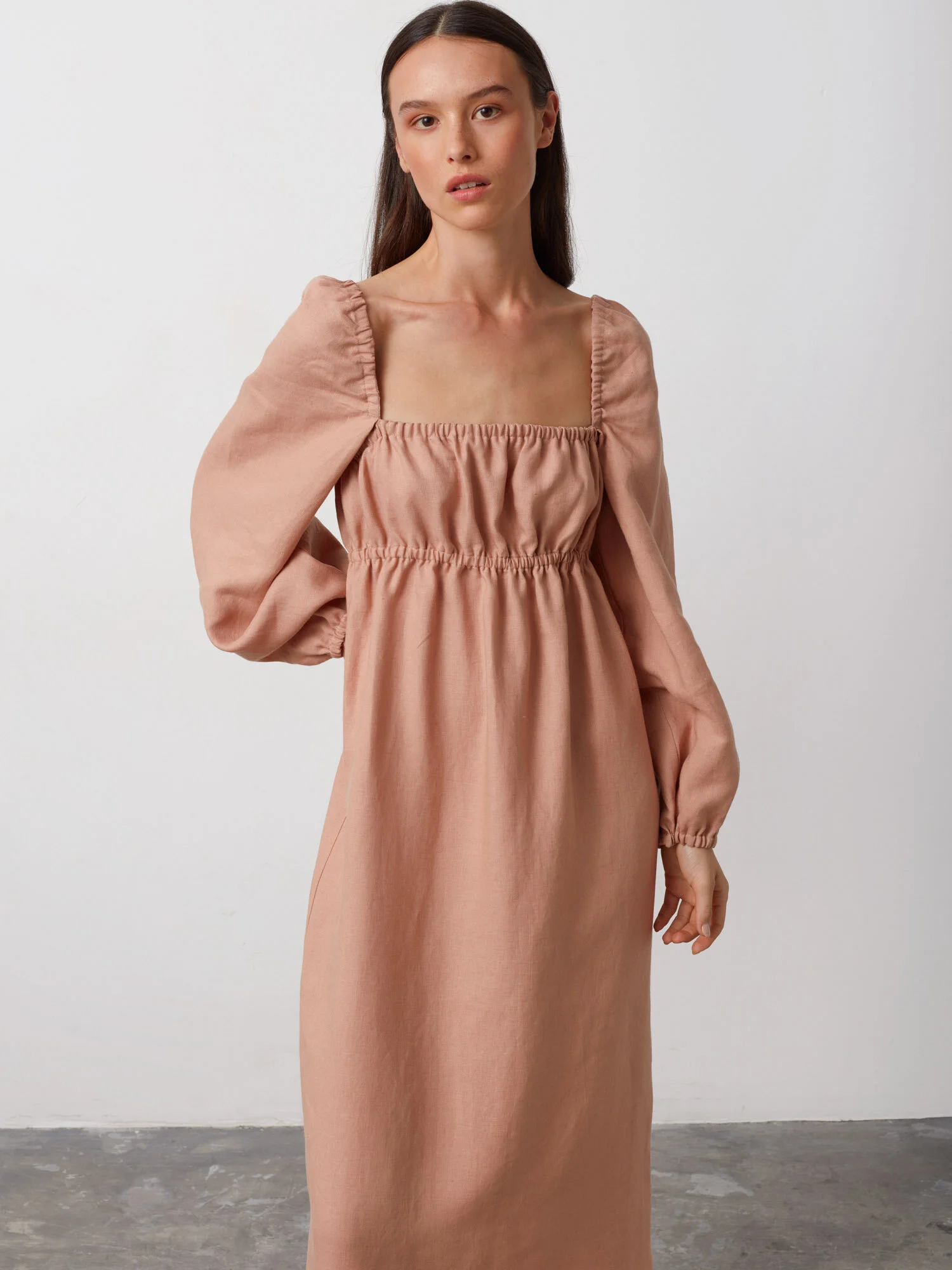 Bild 5 von MARGOT Leinenmidikleid in Camel, you can also choose other colors above von Love and Confuse