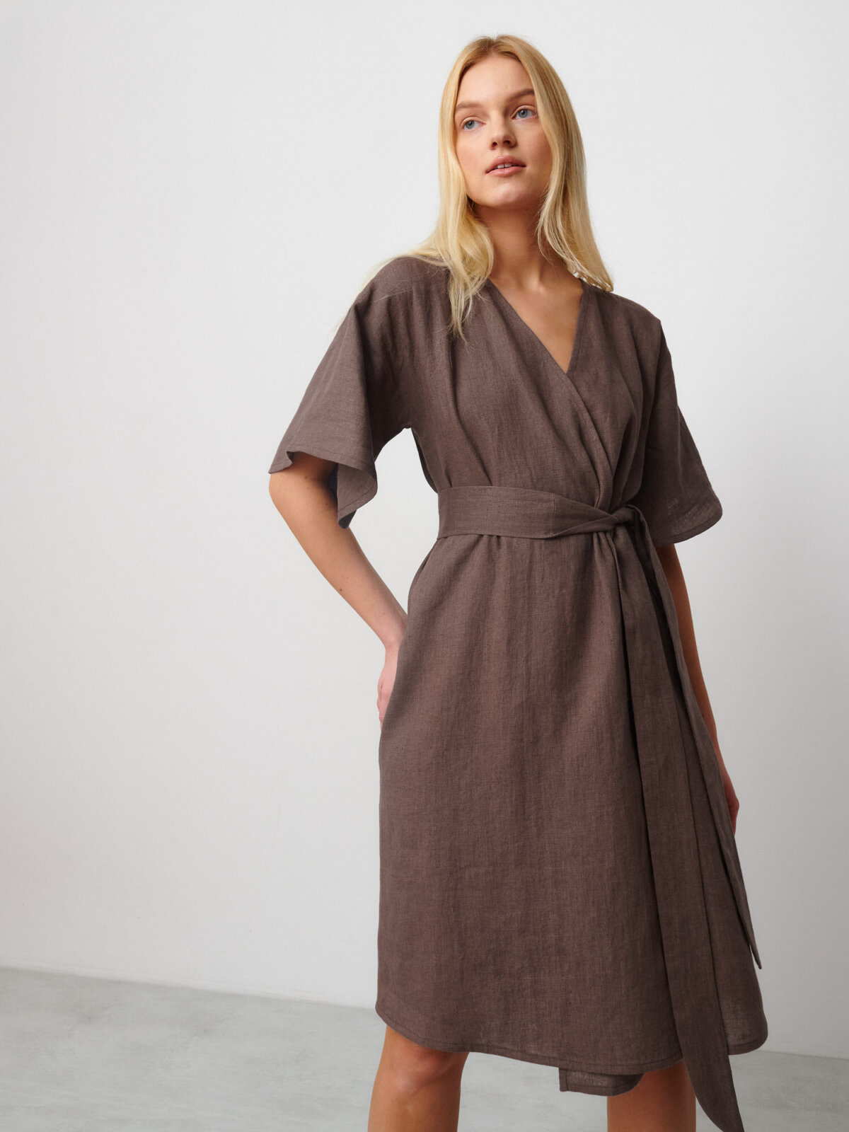 MARY pellava kesämekko Suklaanruskea — sivulta