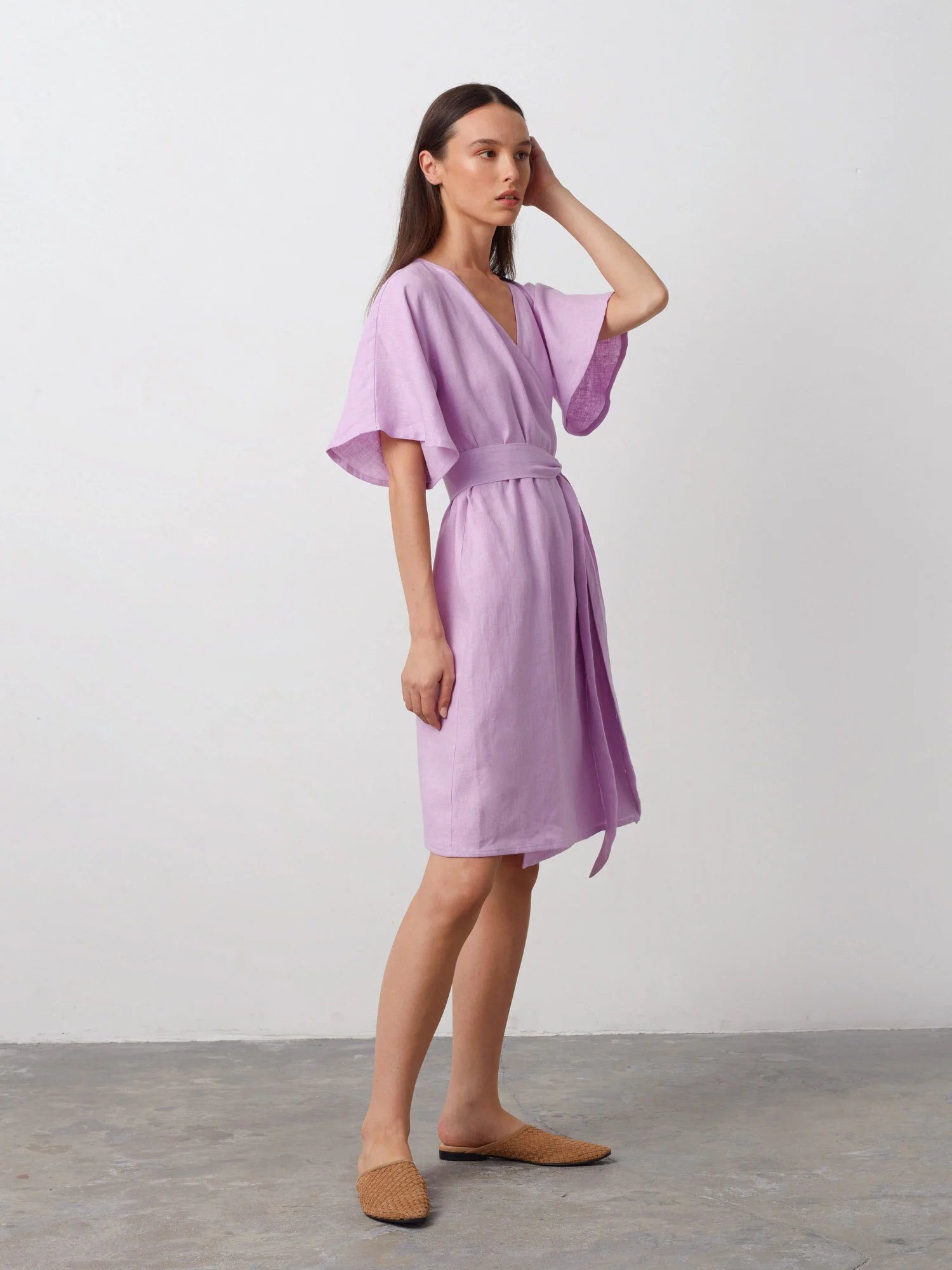 Bild 3 von MARY Leinen Wickelkleid in von Love and Confuse