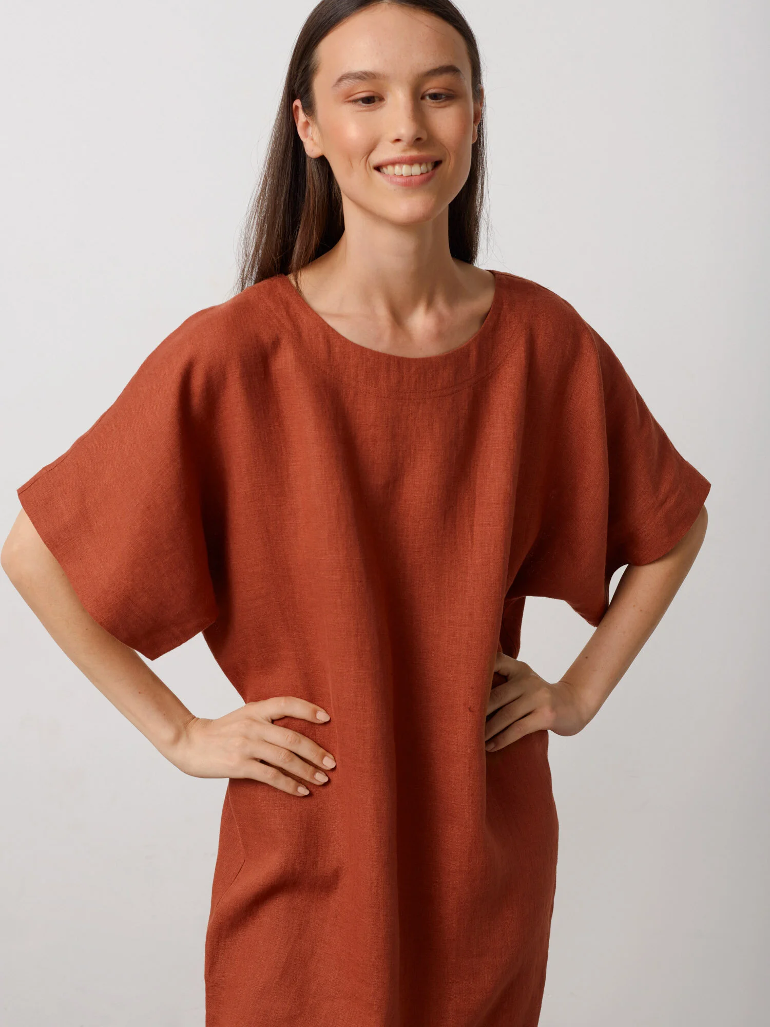 Bild 4 von OLIVIA Leinenkleid Midi & Maxi in von Love and Confuse