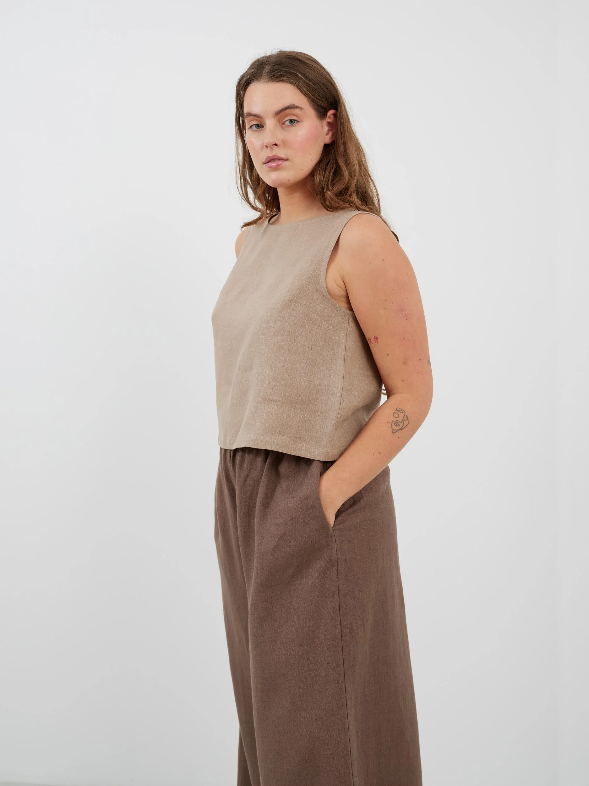 Bild 5 von PEARL - Weit geschnittene Leinenhose in Kakao von Love and Confuse