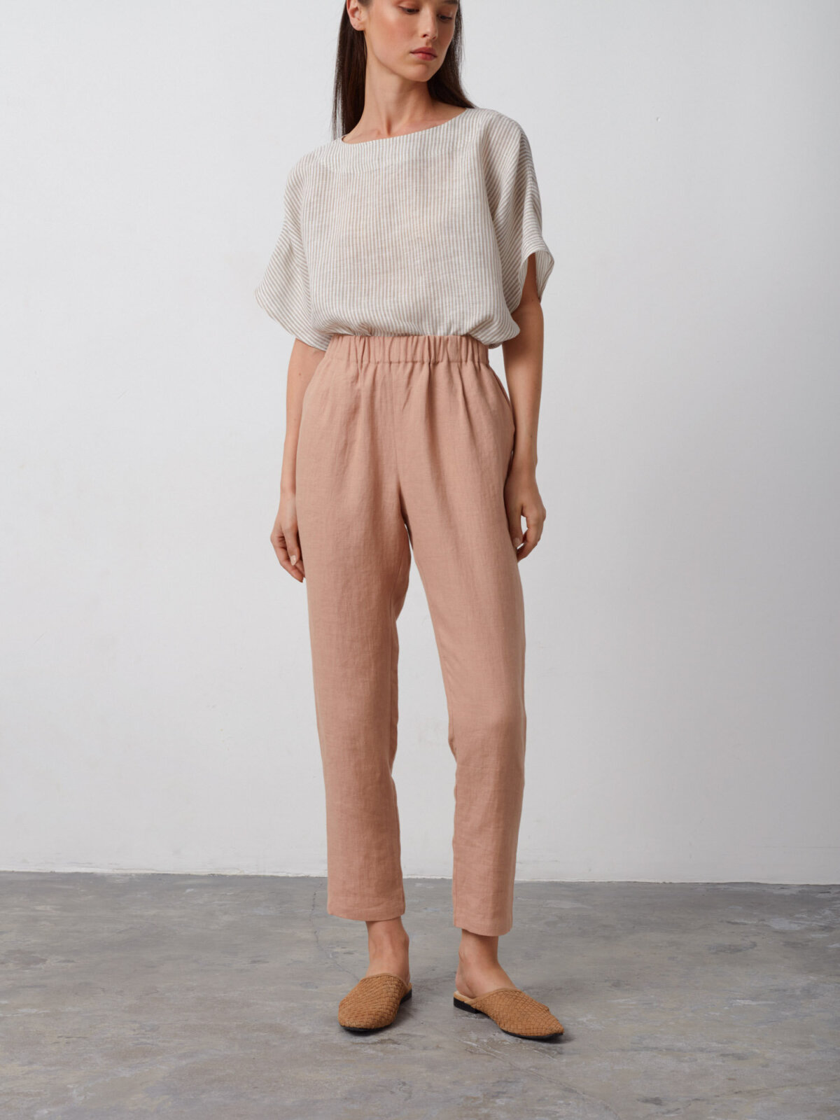 Bild 1 von RAVEN - Hochgeschnittene Leinenhose in von Love and Confuse