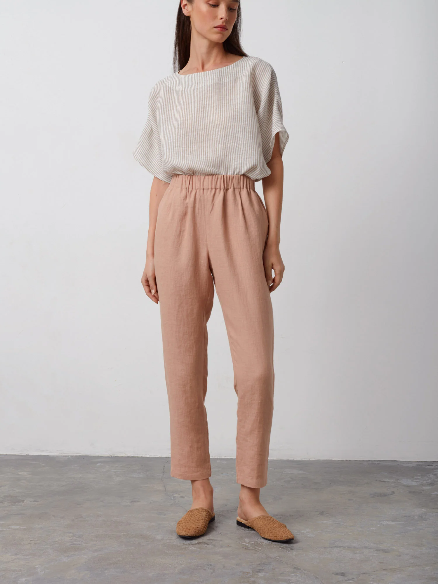 Bild 1 von RAVEN - Hochgeschnittene Leinenhose in von Love and Confuse