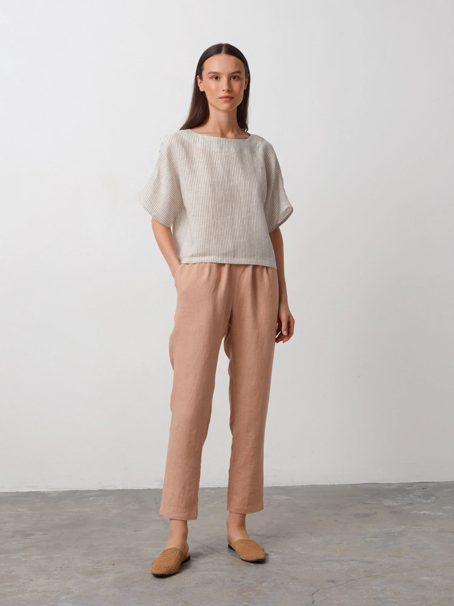 Bild 2 von RAVEN - Hochgeschnittene Leinenhose in von Love and Confuse