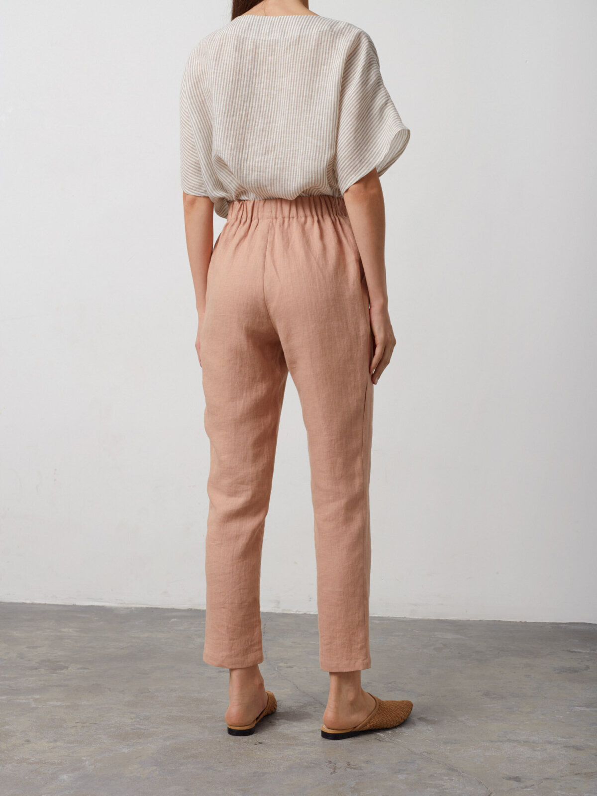 Bild 5 von RAVEN - Hochgeschnittene Leinenhose in von Love and Confuse