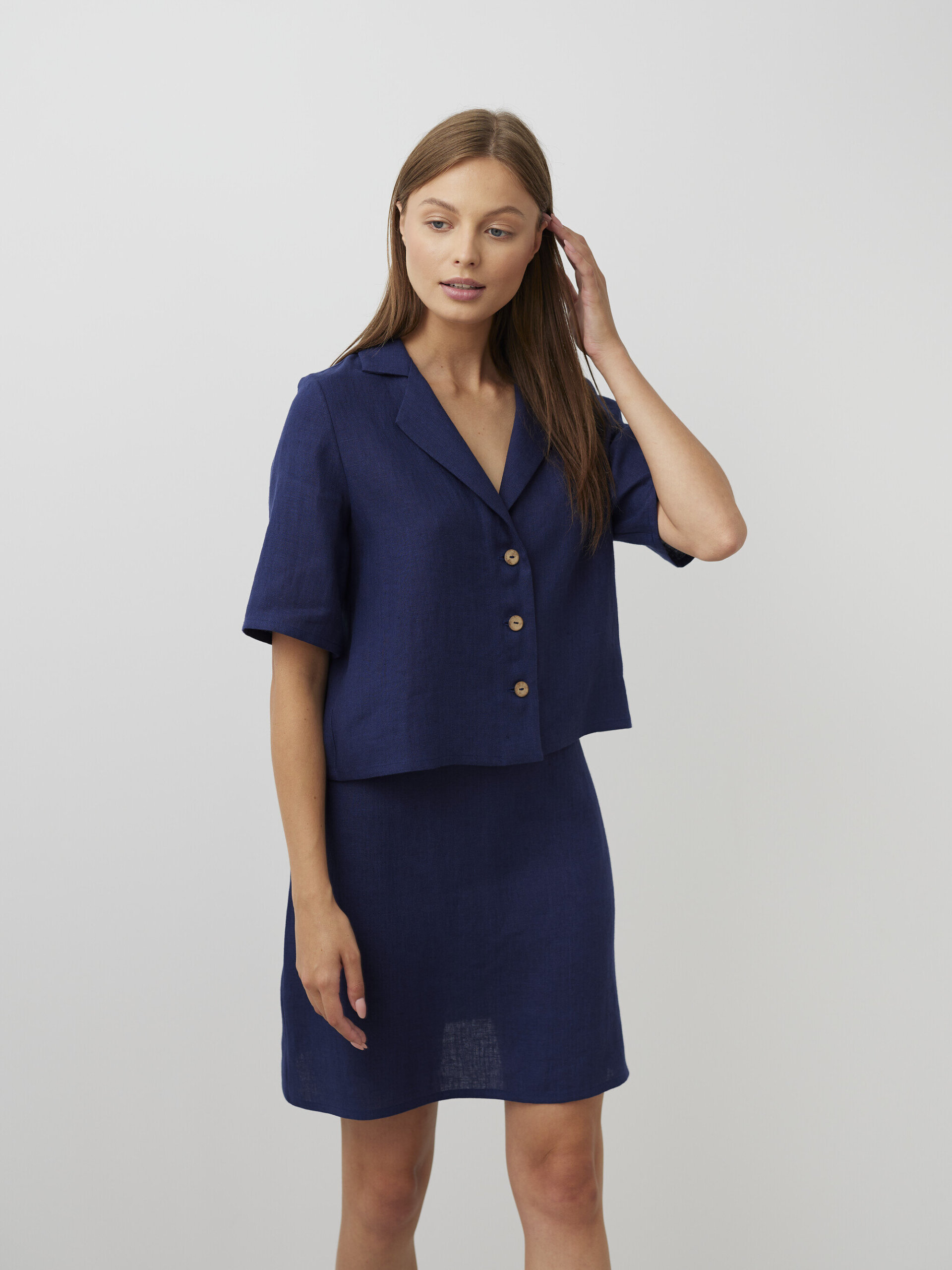 RAY Cropped Linen Shirt - Image 1