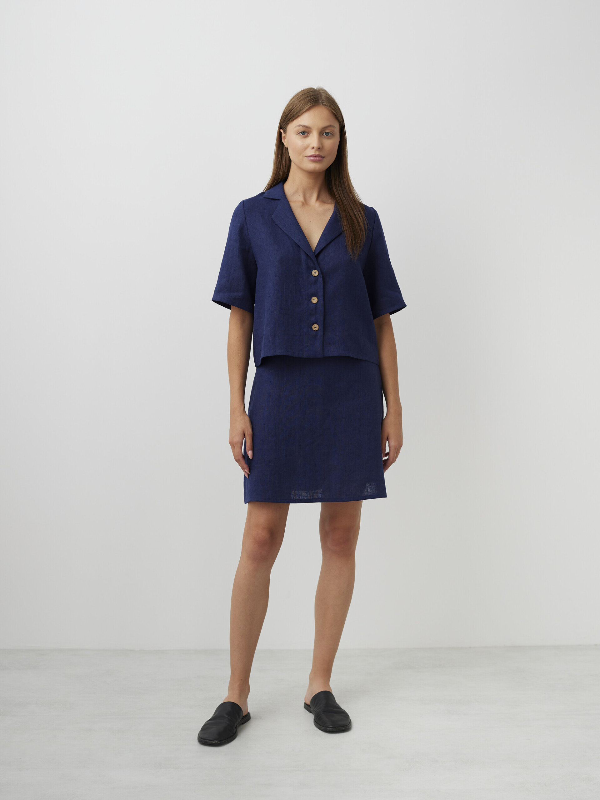 RAY Cropped Linen Shirt - Image 2