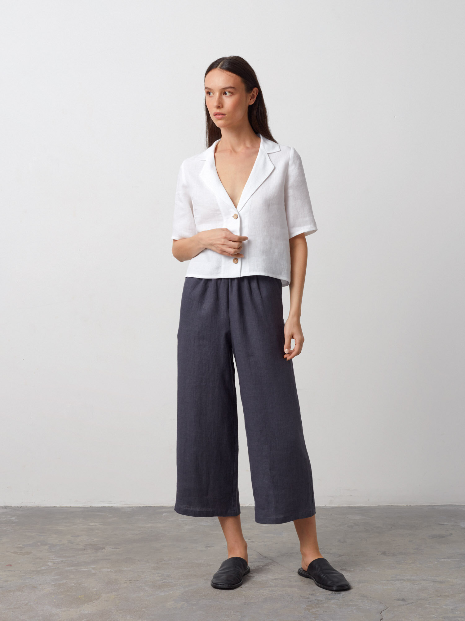 RAY Cropped Linen Shirt - Image 4