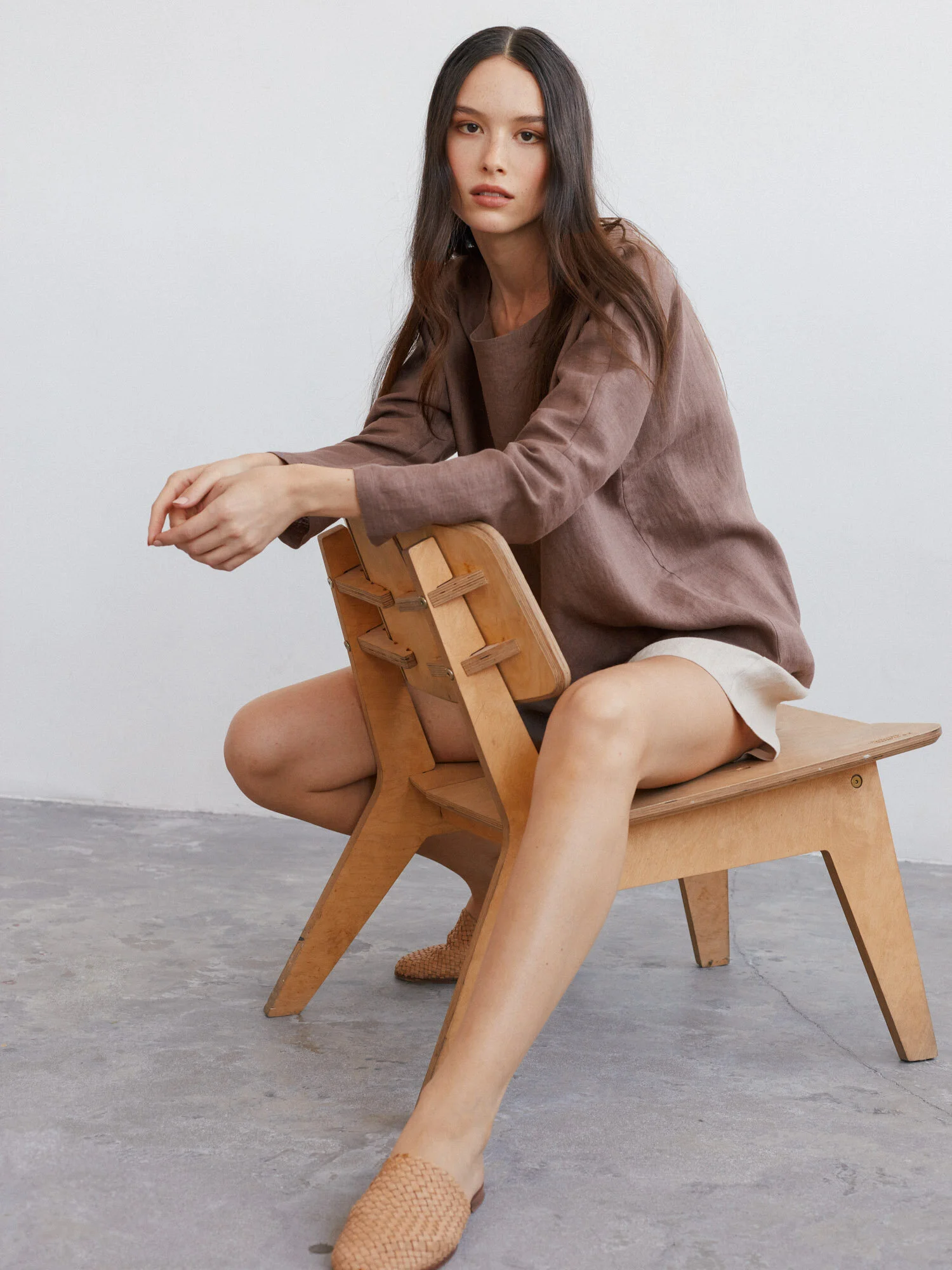 Bild 1 von RUMI Langarmshirt aus Leinen in Cocoa, you can also choose other colors above von Love and Confuse