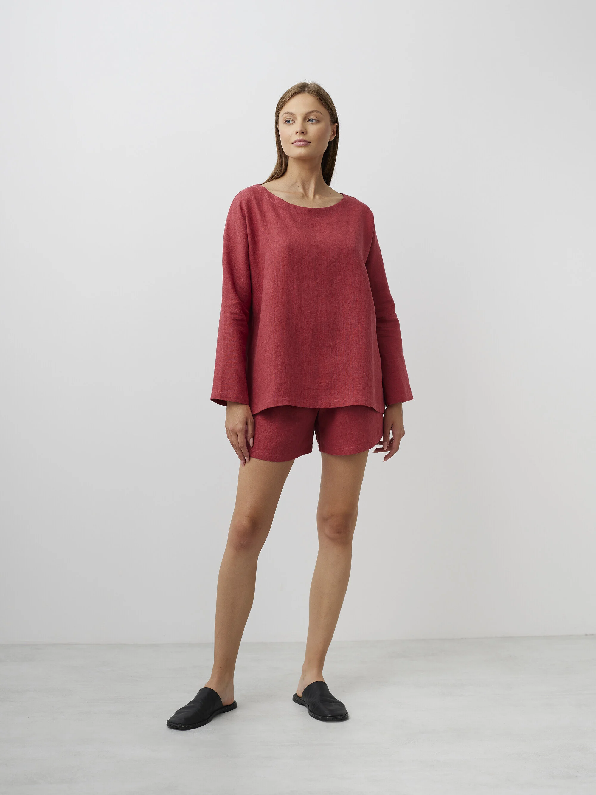 Bild 2 von RUMI Langarmshirt aus Leinen in Raspberry, you can also choose other colors above von Love and Confuse