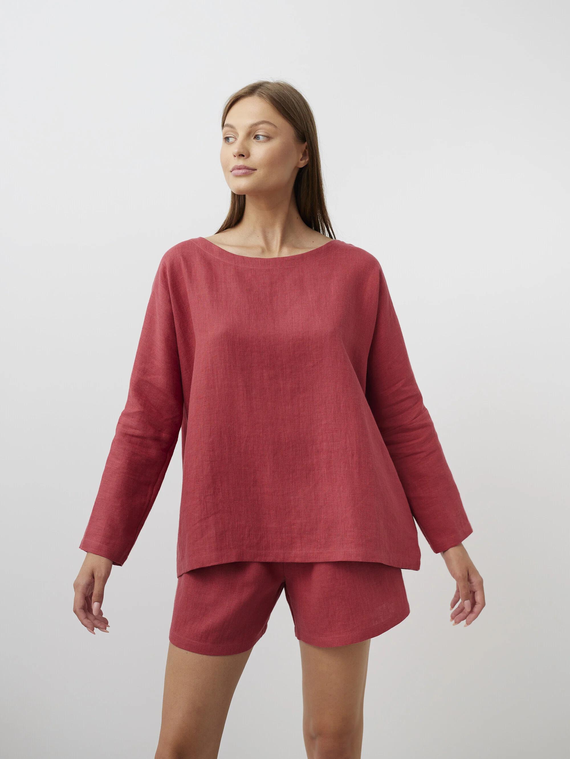 Bild 4 von RUMI Langarmshirt aus Leinen in Raspberry, you can also choose other colors above von Love and Confuse