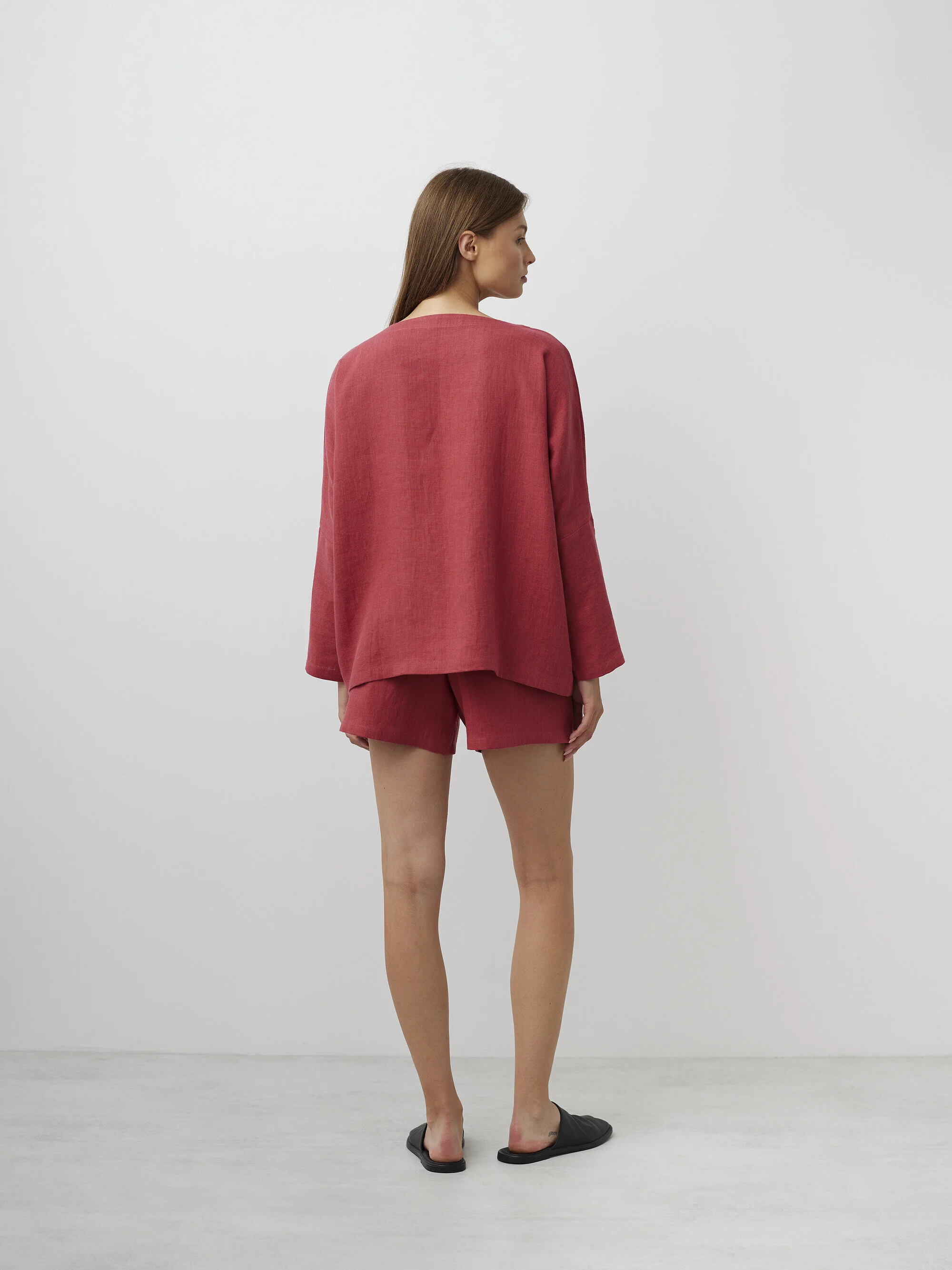 Bild 5 von RUMI Langarmshirt aus Leinen in Raspberry, you can also choose other colors above von Love and Confuse