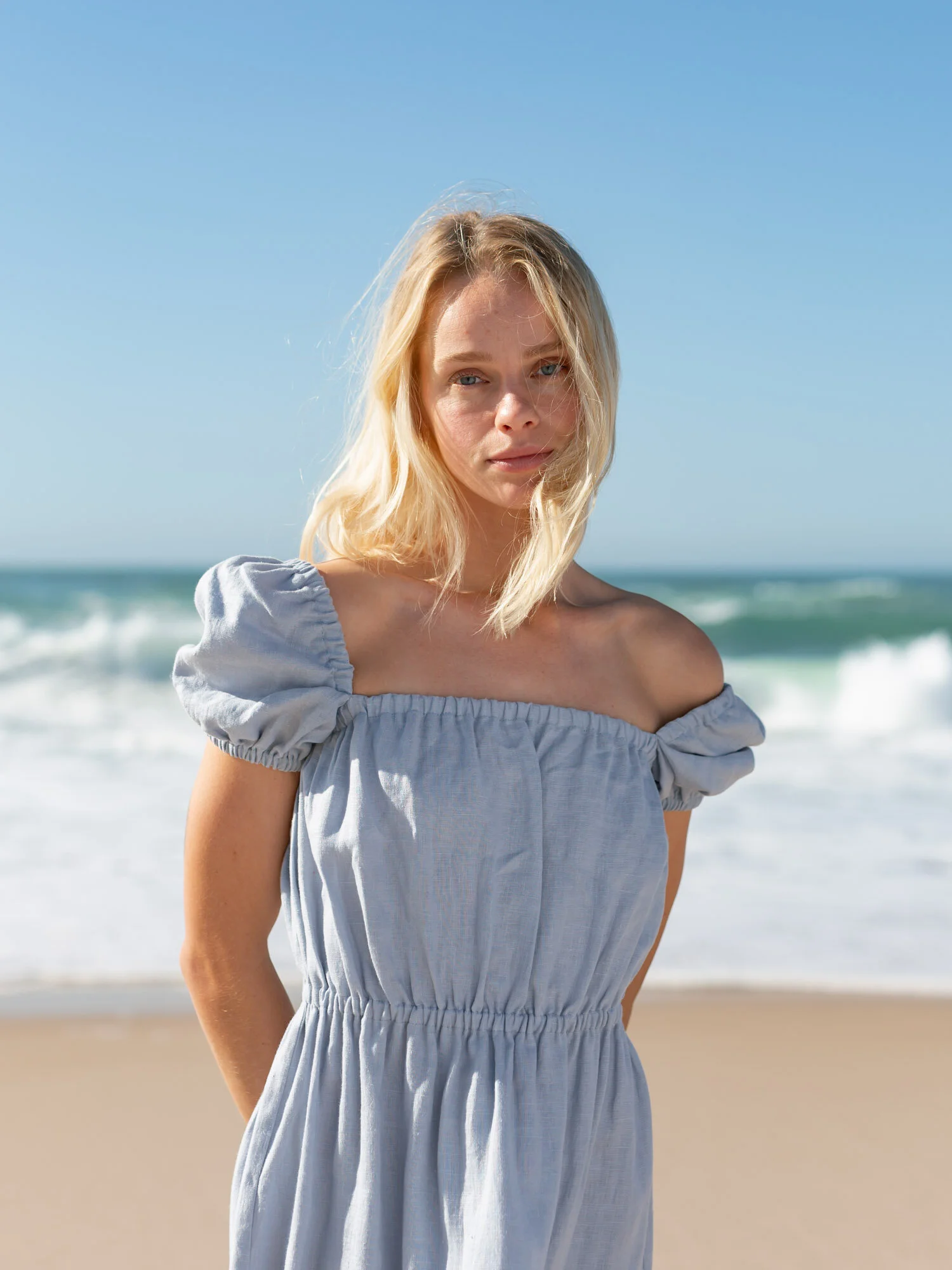 Bild 4 von RUTH Leinen Midi Kleid in von Love and Confuse