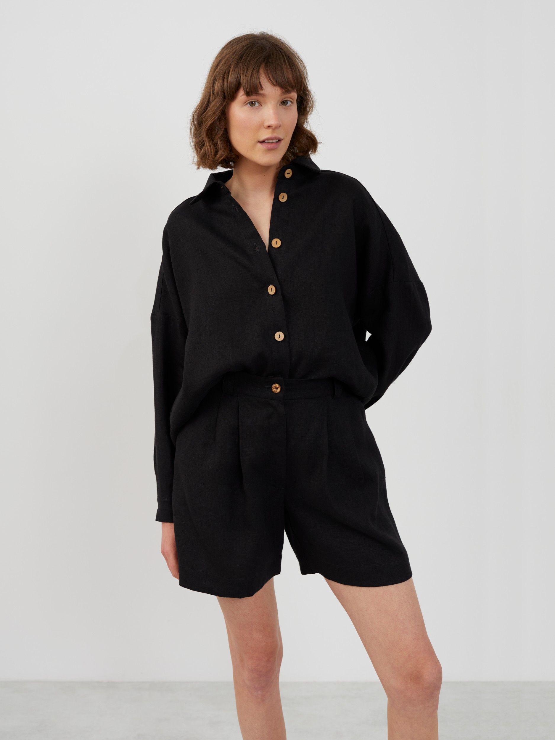 Tailored Linen Shorts SAIGE - Image 3