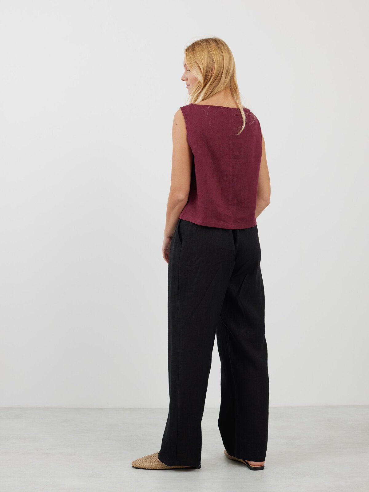 Bild 5 von SONATE Leinen-Tanktop in Aubergine von Love and Confuse