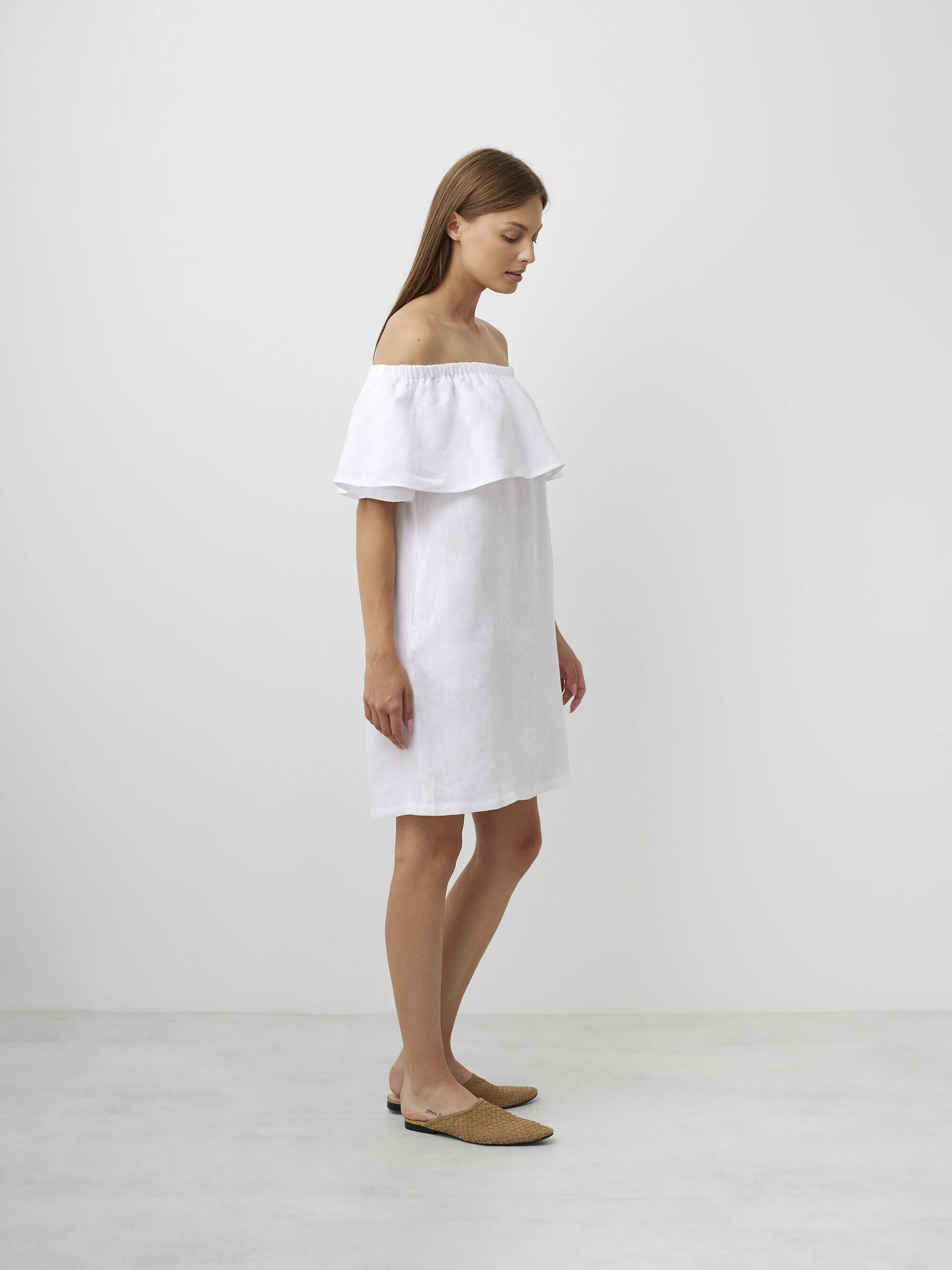 Bild 4 von THALIA Schulterfreies Leinenkleid in von Love and Confuse